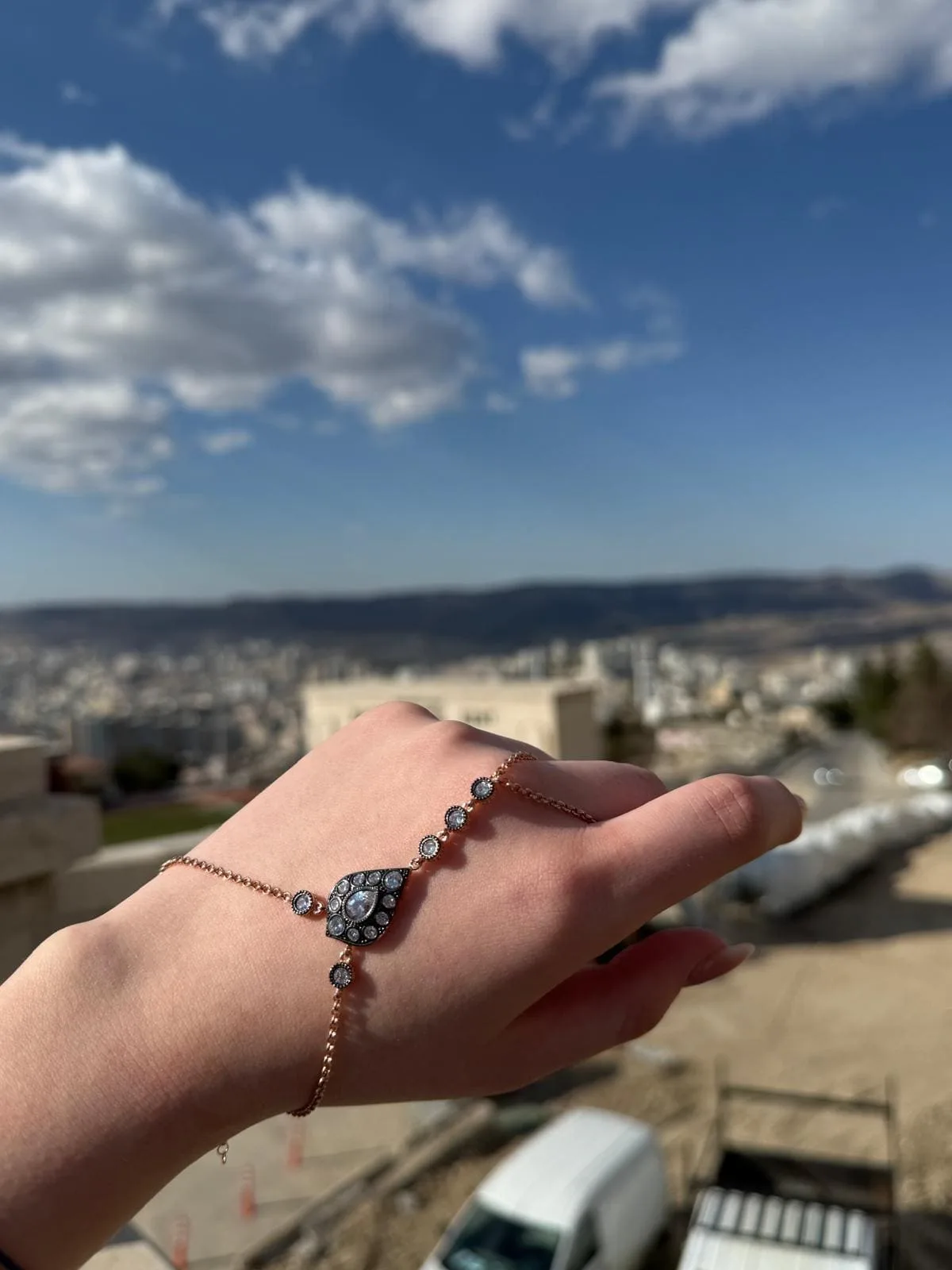 Zirikon Taşlı Şahmeran Modeli — Şahmeran, 925 ayar gümüş